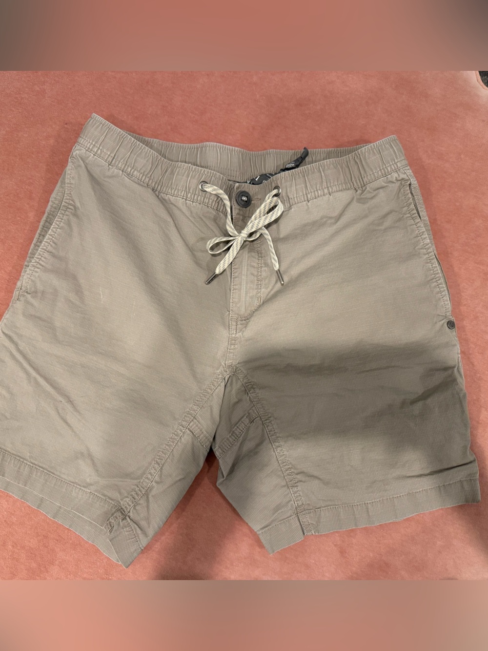 Vuori Men's Ripstop Shorts in Light Khaki